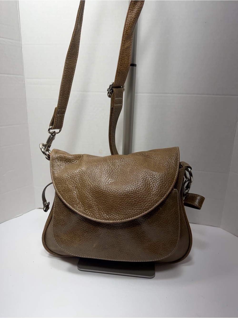 LATICO MADE IN USA Classic Tan Leather Crossbody Bag - Timeless Everyday Style